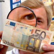 Чего ждать от доллара и евро этим летом?