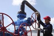 Непростые отношения Газпрома с Западом и Востоком