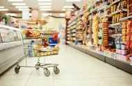 Белоруссия поднимет цены на продукты до российского уровня