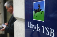 Lloyds урежет бонусы сотрудникам