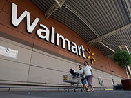 На Wal-Mart подали в суд из-за взяток в Мексике