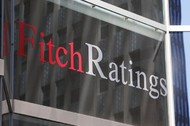 Fitch беспокоит быстрый рост розничных кредитов в РФ