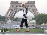 Парижанкам официально разрешили носить брюки
