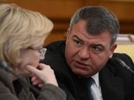 СП: Сердюков платил Васильевой и замам миллионные премии